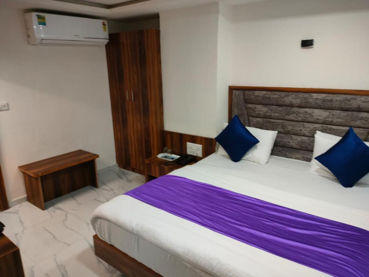 Hotel Ozone,Ahmadabad Zewnętrze zdjęcie