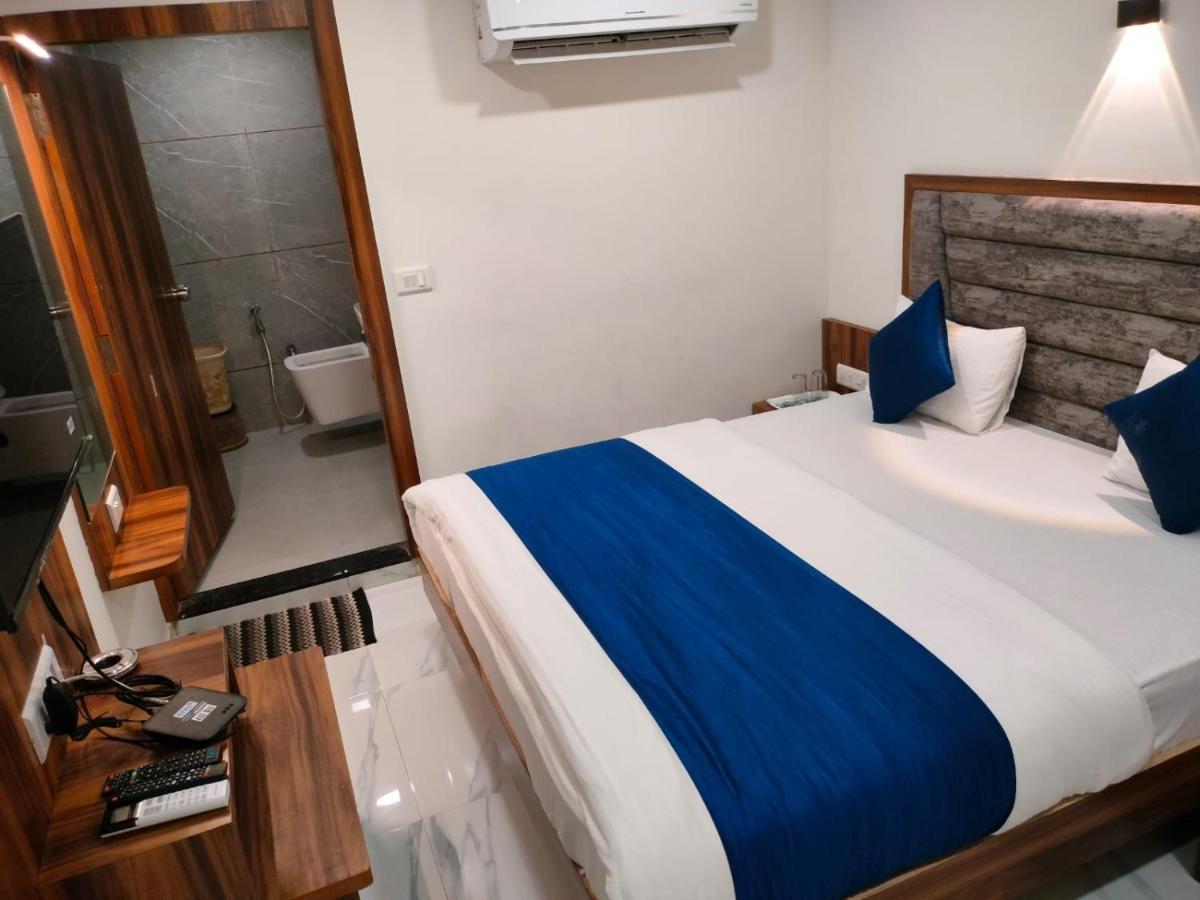 Hotel Ozone,Ahmadabad Zewnętrze zdjęcie
