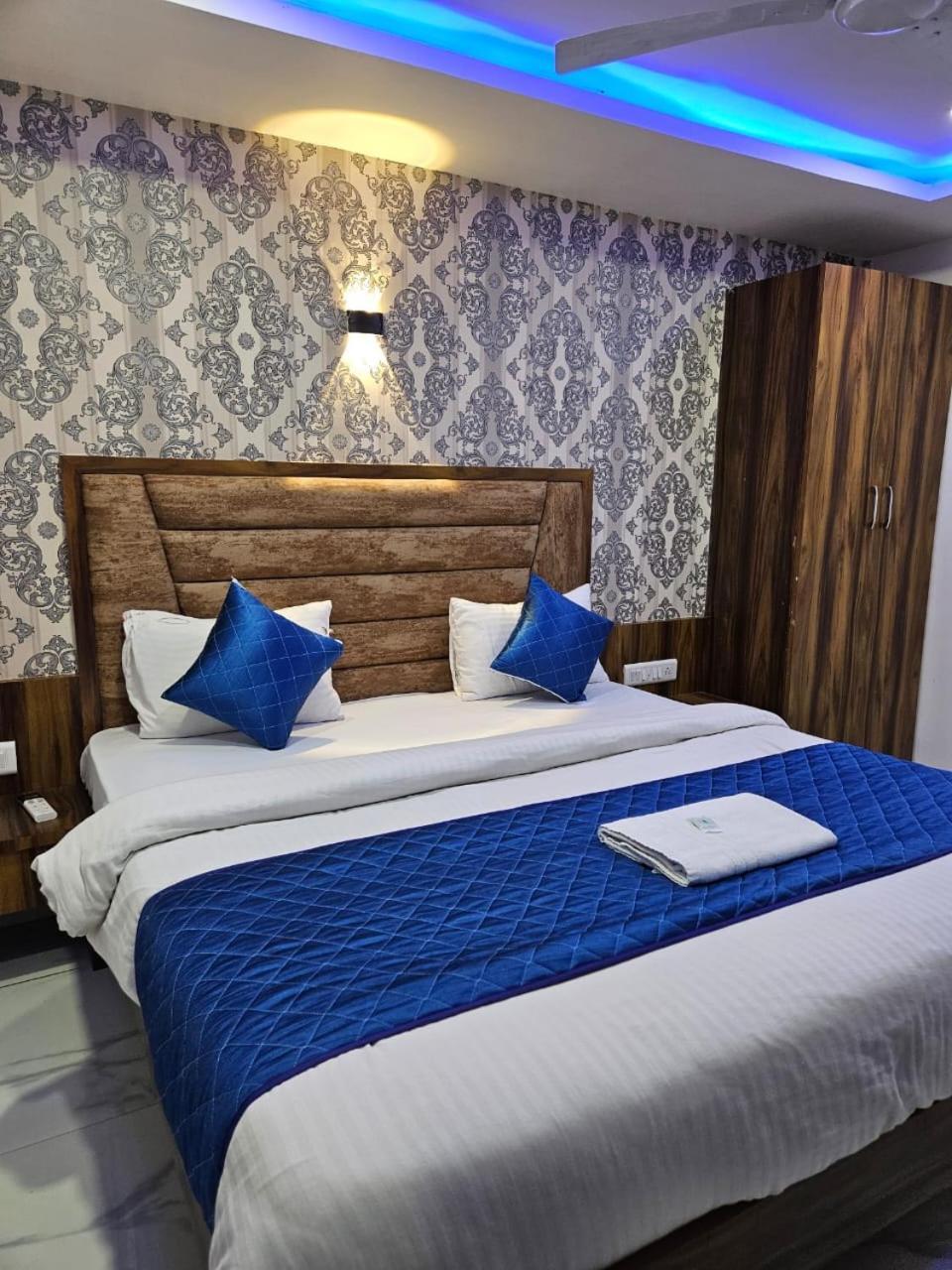 Hotel Ozone,Ahmadabad Zewnętrze zdjęcie