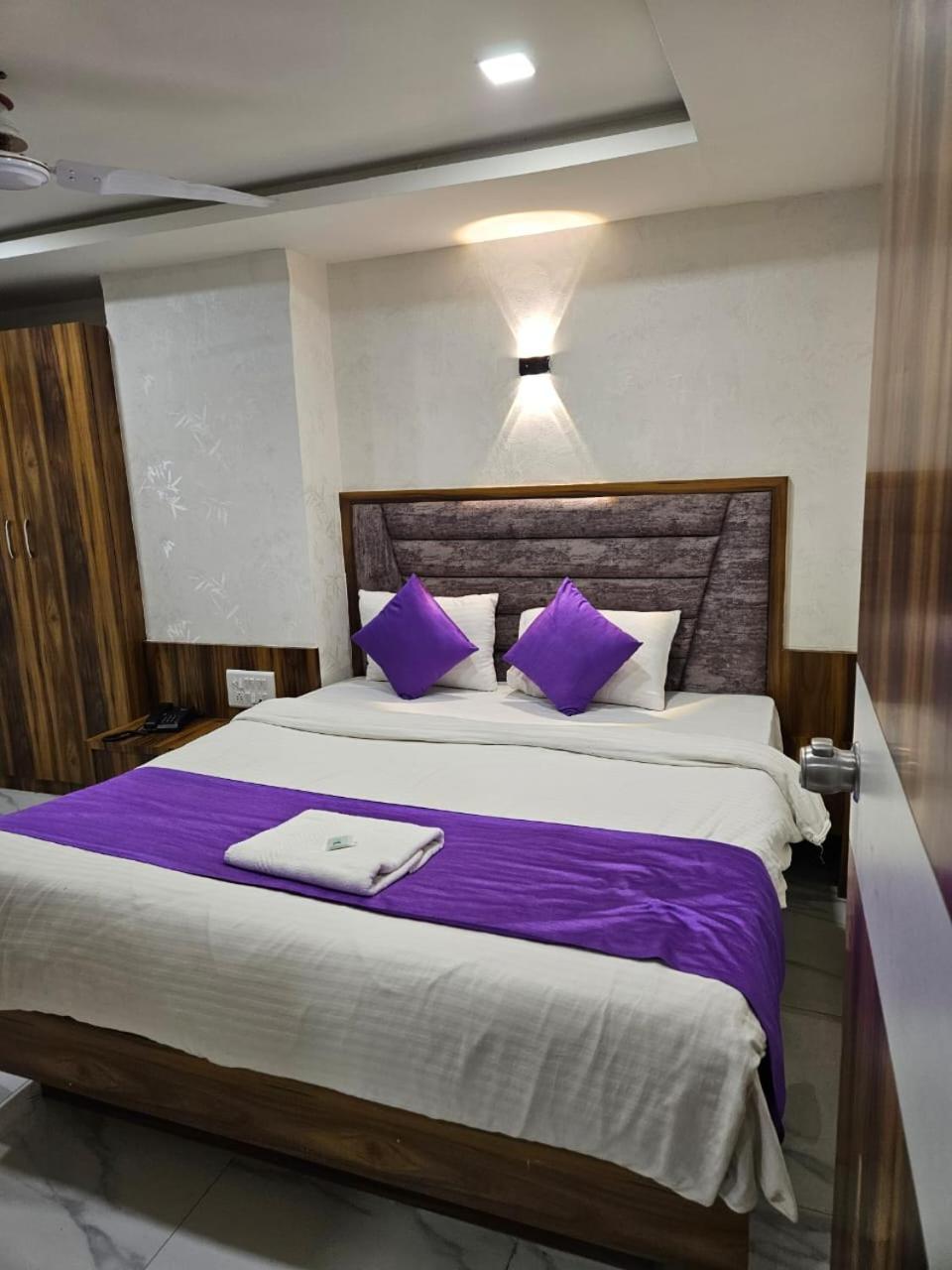 Hotel Ozone,Ahmadabad Zewnętrze zdjęcie