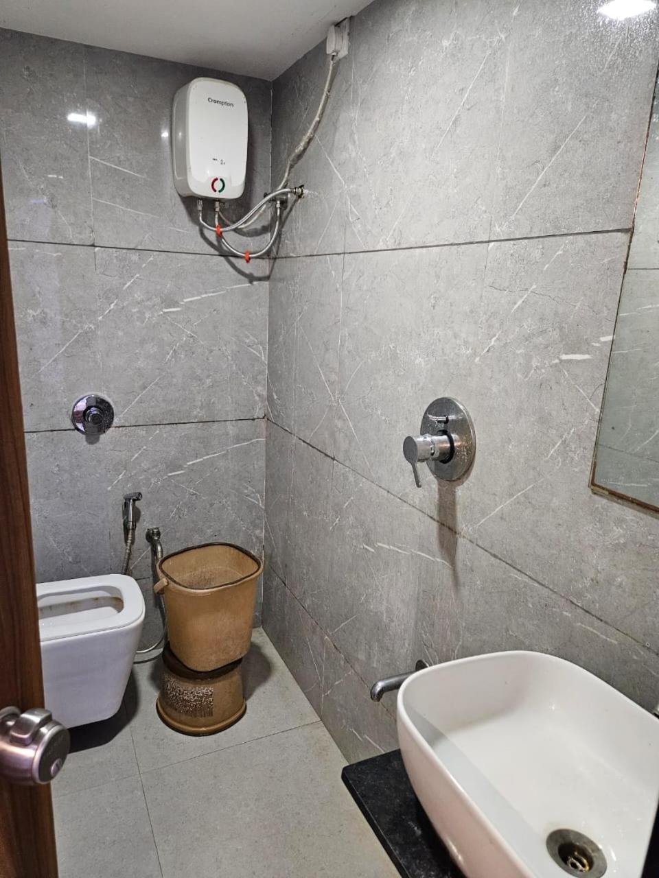 Hotel Ozone,Ahmadabad Zewnętrze zdjęcie