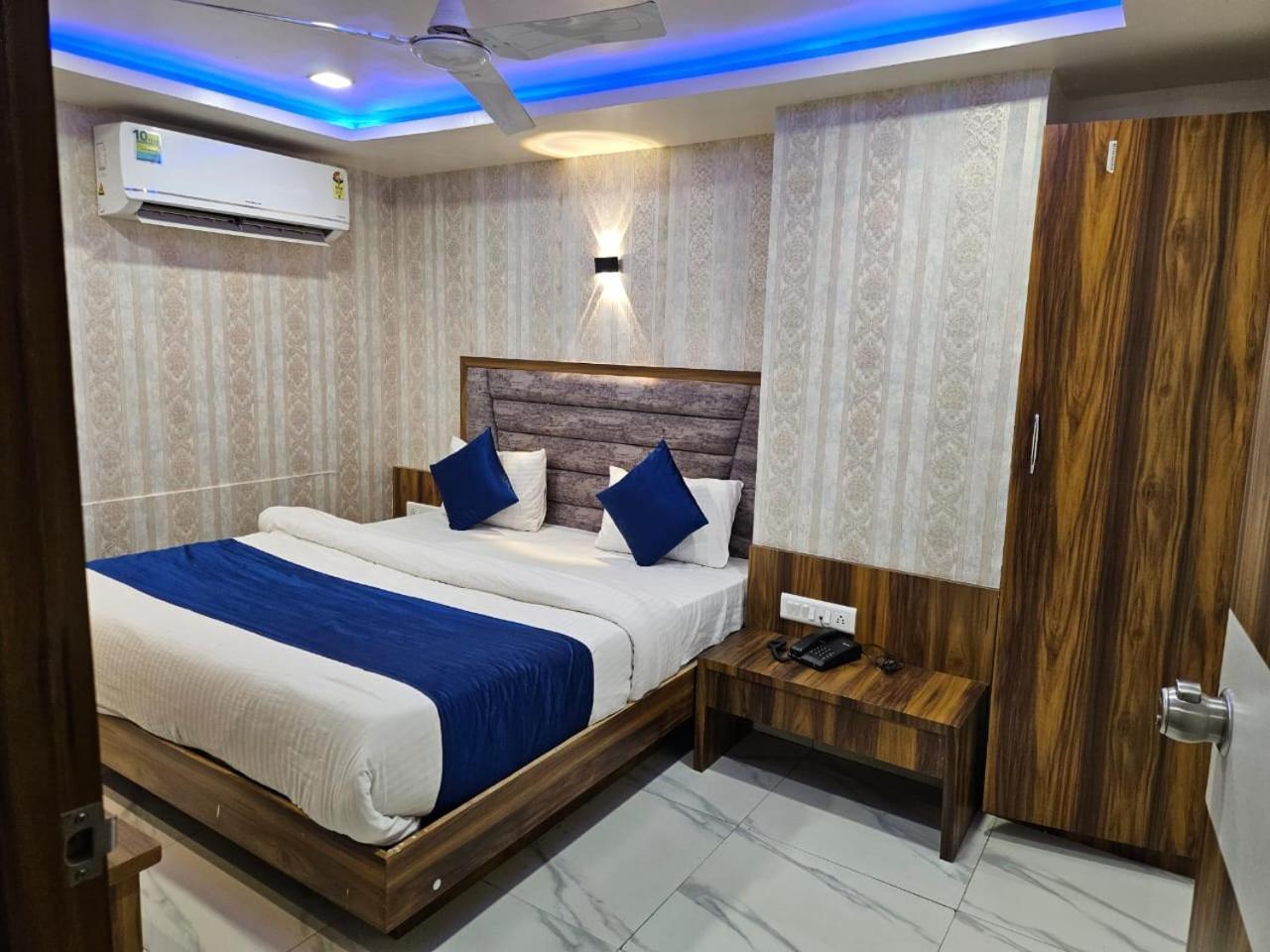 Hotel Ozone,Ahmadabad Zewnętrze zdjęcie