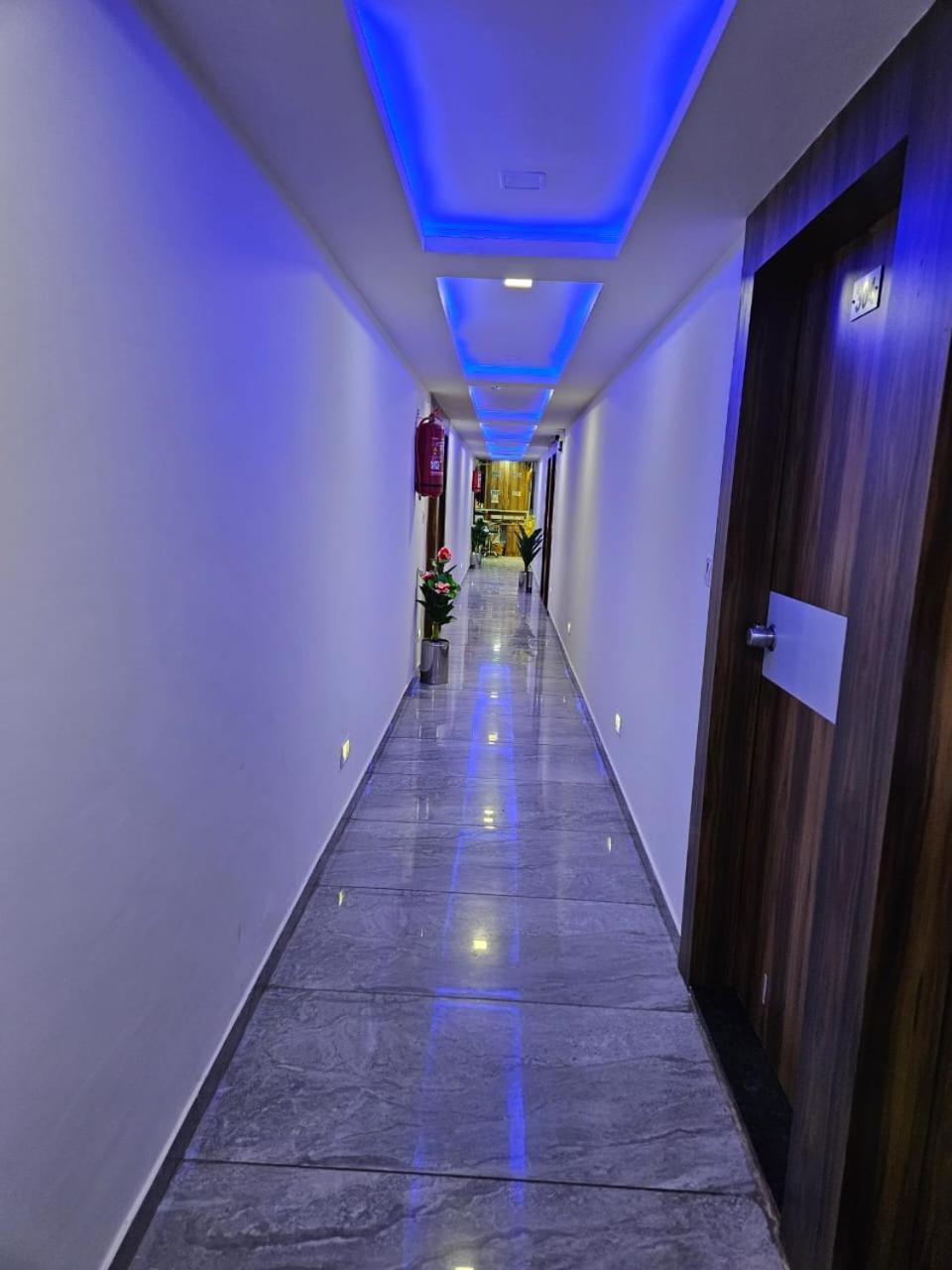 Hotel Ozone,Ahmadabad Zewnętrze zdjęcie