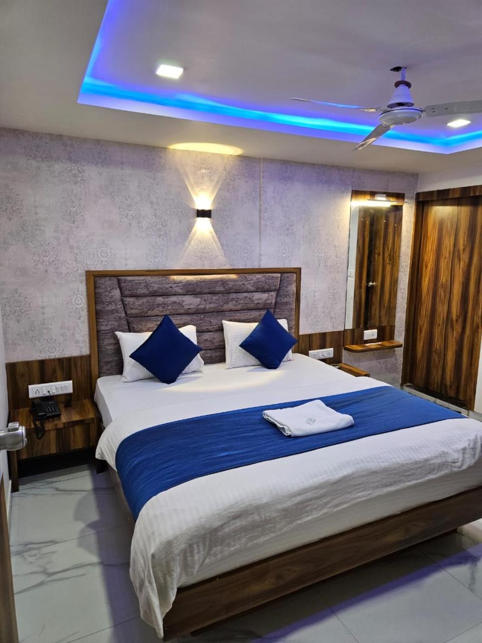 Hotel Ozone,Ahmadabad Zewnętrze zdjęcie