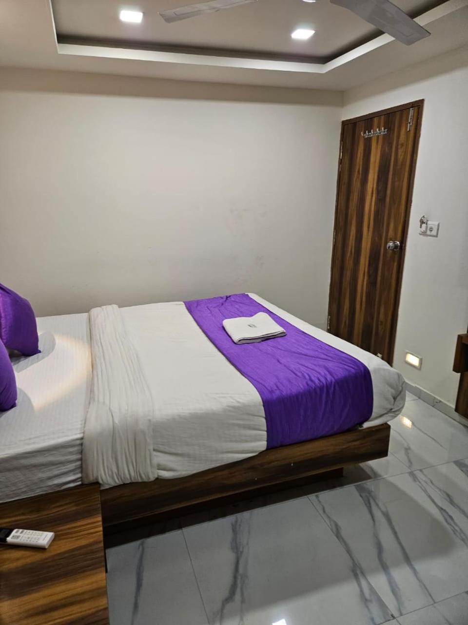 Hotel Ozone,Ahmadabad Zewnętrze zdjęcie