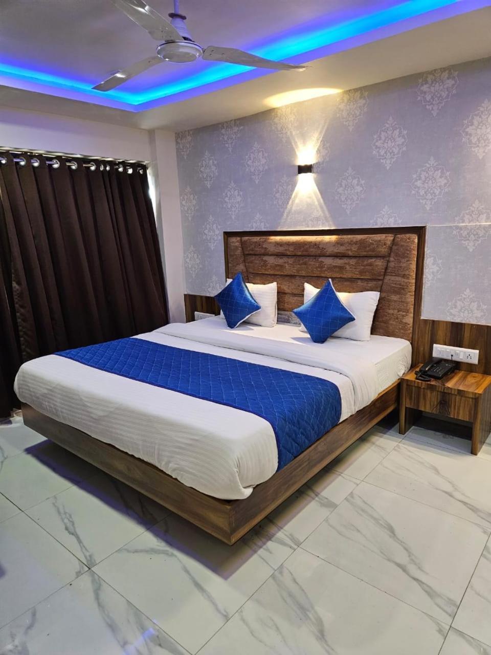 Hotel Ozone,Ahmadabad Zewnętrze zdjęcie