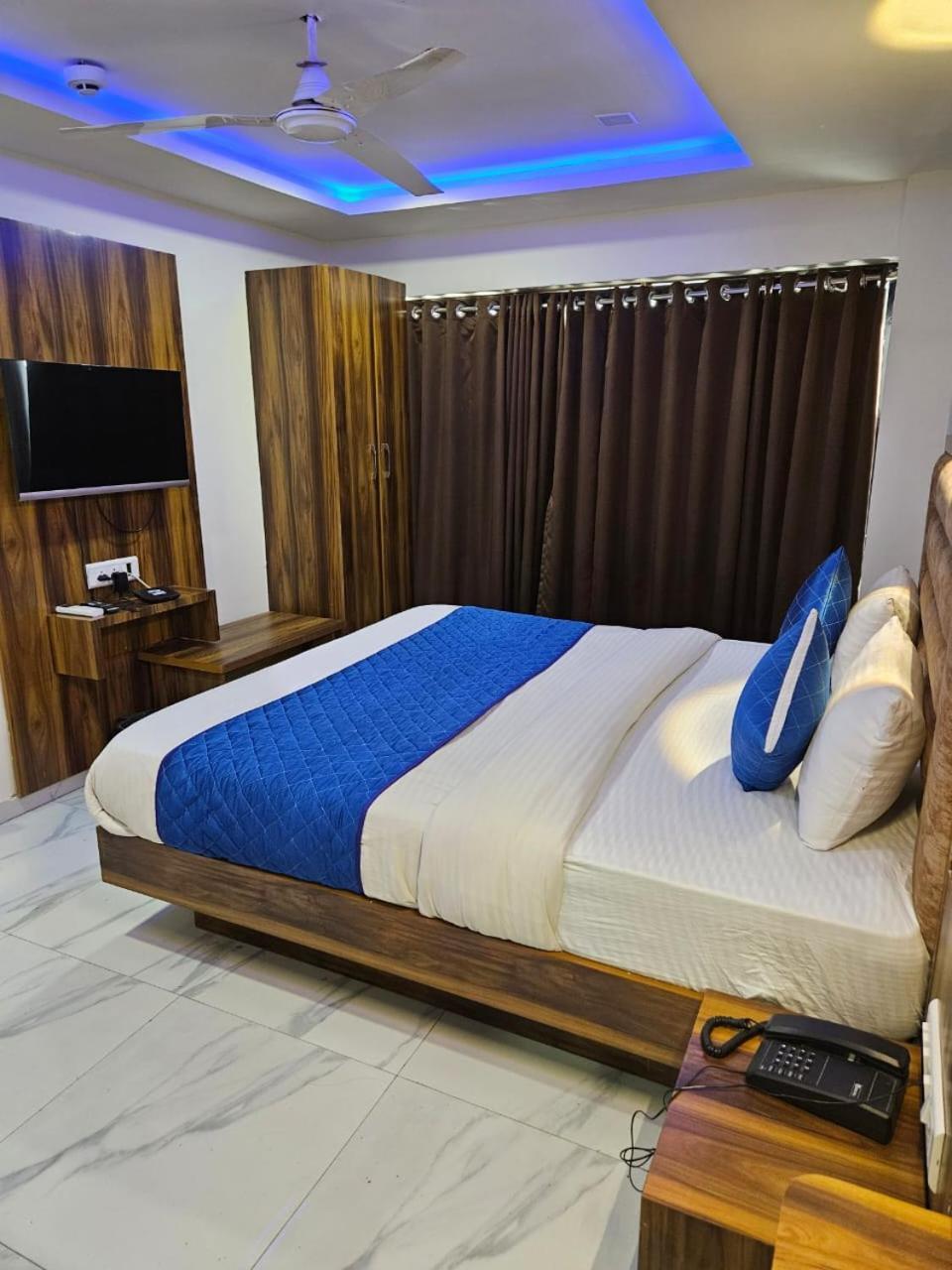 Hotel Ozone,Ahmadabad Zewnętrze zdjęcie
