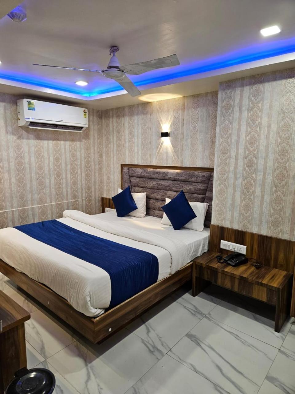 Hotel Ozone,Ahmadabad Zewnętrze zdjęcie